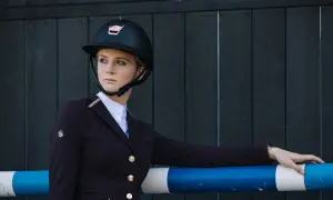 Najlepsze pokrowce na kask jeździecki - styl, ochrona i funkcjonalność